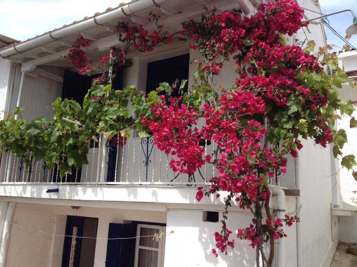 Viewtyhouse Villa Atheato Exterior photo